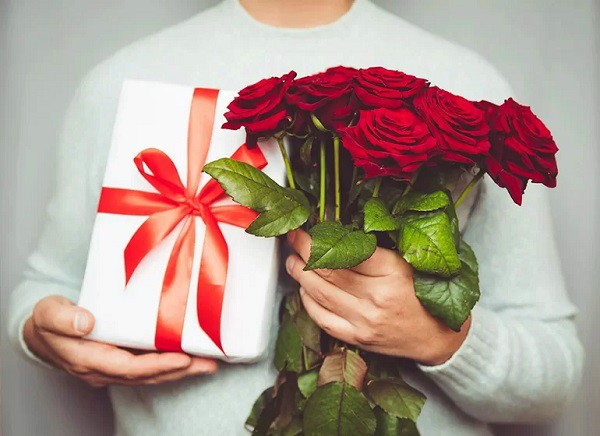 Gợi ý 10 món quà tặng 20/10 cho vợ ý nghĩa và bất ngờ nhất