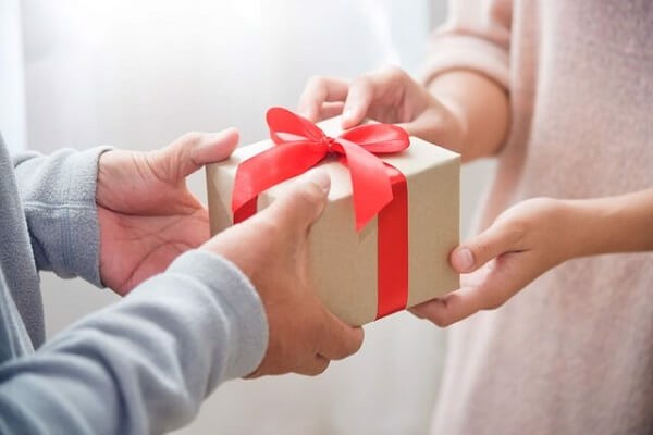 Gợi ý 10 món quà tặng 20/10 cho bạn gái ngọt ngào và ý nghĩa