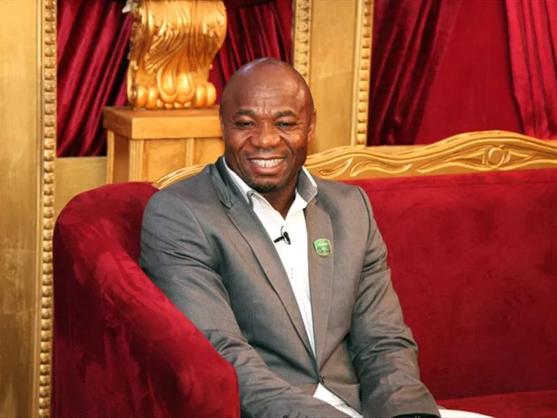 Tiểu Sử Emmanuel Amunike – Ngôi Sao Bóng Đá Tài Năng Người Nigeria