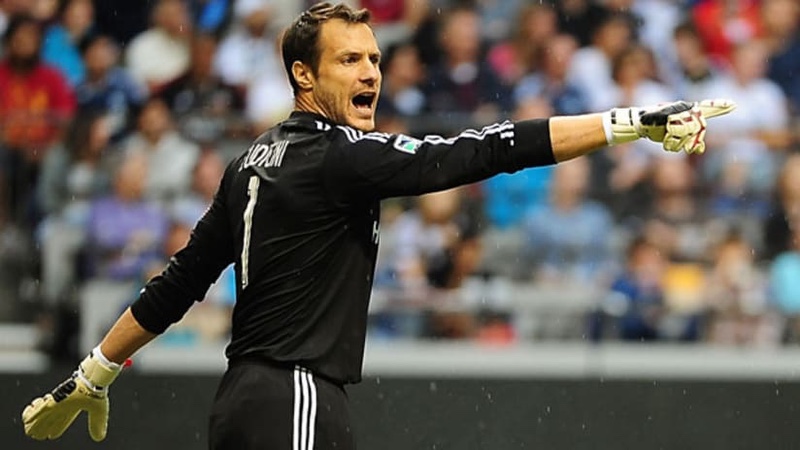 Thủ môn Carlo Cudicini trưởng thành với bóng đá Ý