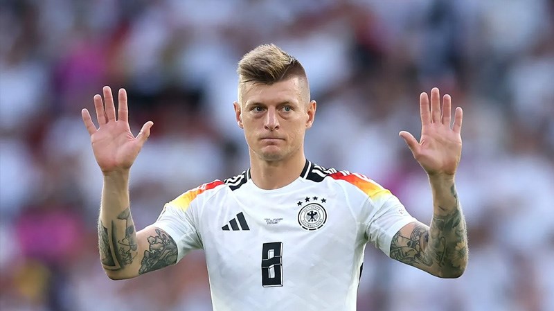 Toni Kroos đoạt giải Cầu thủ Đức xuất sắc nhất 2024