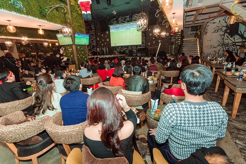 Khám Phá Top 7 Quán Cafe Xem Bóng Đá Hấp Dẫn Tại Hà Nội