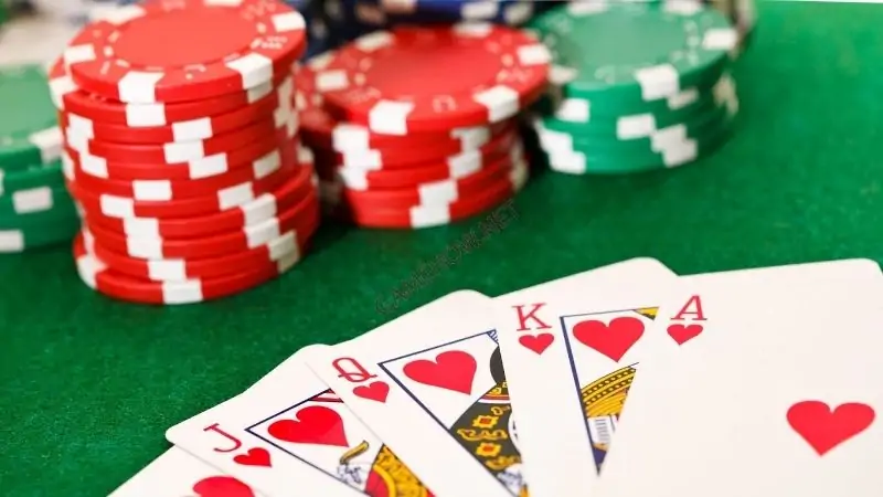 Poker là gì? Hướng dẫn từ A đến Z đầy đủ (2025)