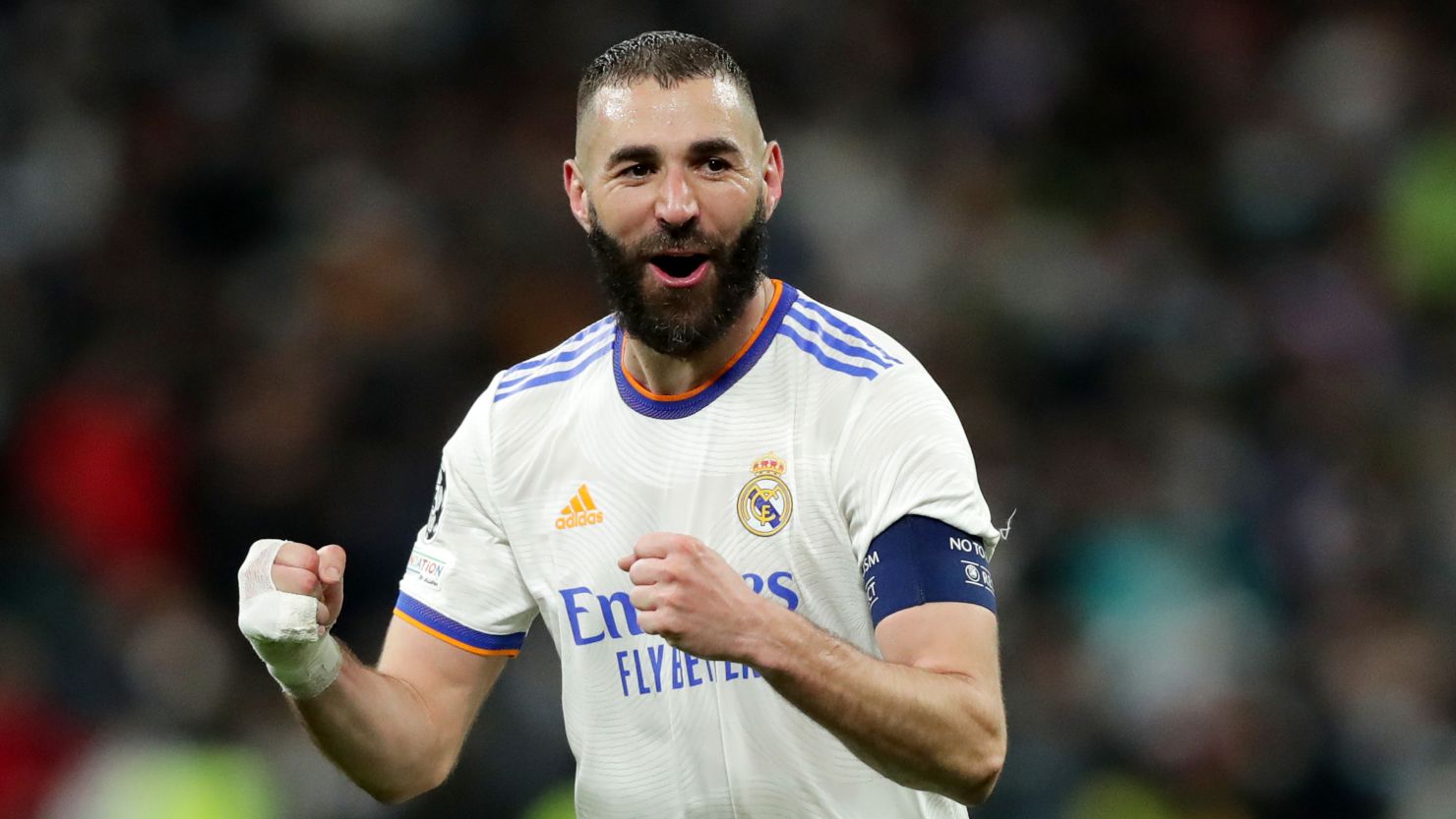 Karim Benzema ghi ba bàn trong 17 phút khi Real Madrid loại PSG khỏi Champions League | CNN