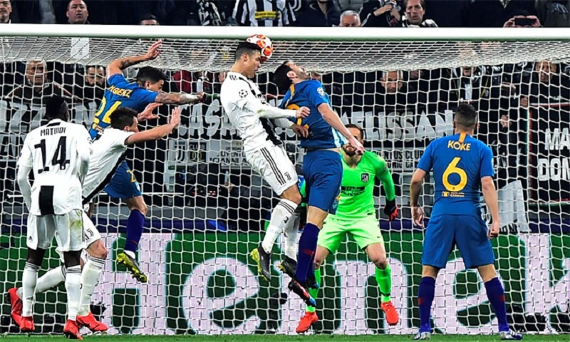 Kỹ Thuật đánh đầu Mạnh Và Bóng đi đúng Hướng Và Những điều Cần Biết