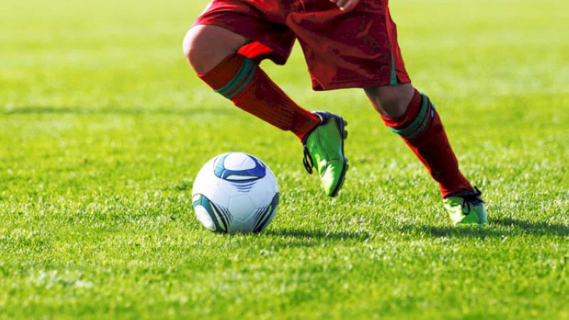 Cách Kiểm Soát Bóng Tốt: Nâng Tầm Kỹ Năng Và Tự Tin Sân Cỏ - Sân Vận Động  Gò Đậu